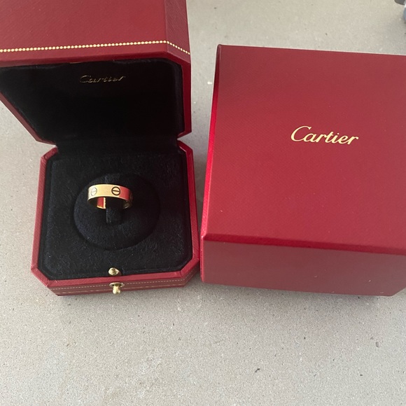SOLD 🚫 Cartier Love Ring - Picture 8 of 9